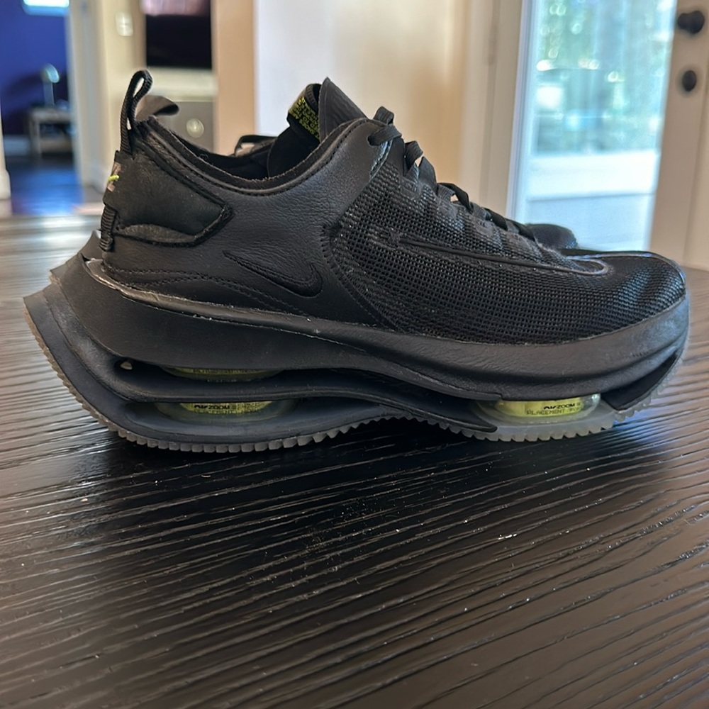 Nike ci0804-001 black sneakers size 8